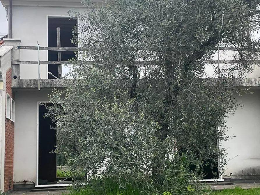 Immagine 5 di Villetta a schiera in vendita  a Ortonovo