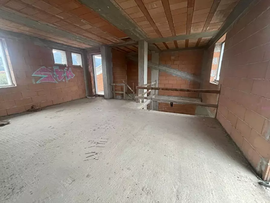 Immagine 4 di Villetta a schiera in vendita  a Ortonovo