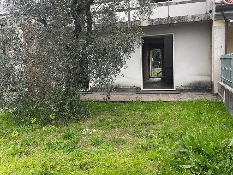 Immagine 6 di Villetta a schiera in vendita  a Ortonovo