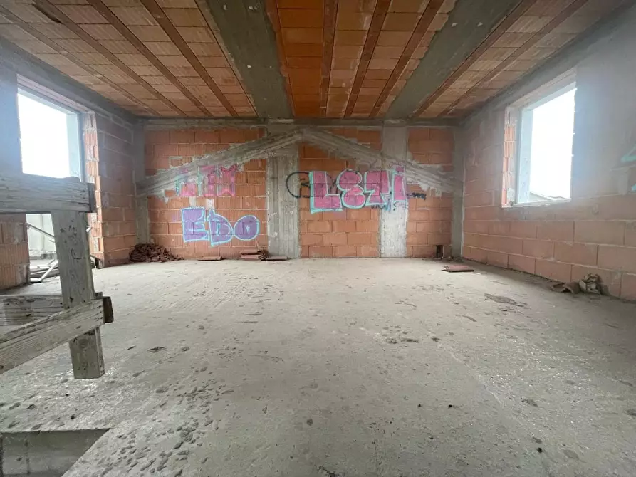 Immagine 11 di Villetta a schiera in vendita  a Ortonovo