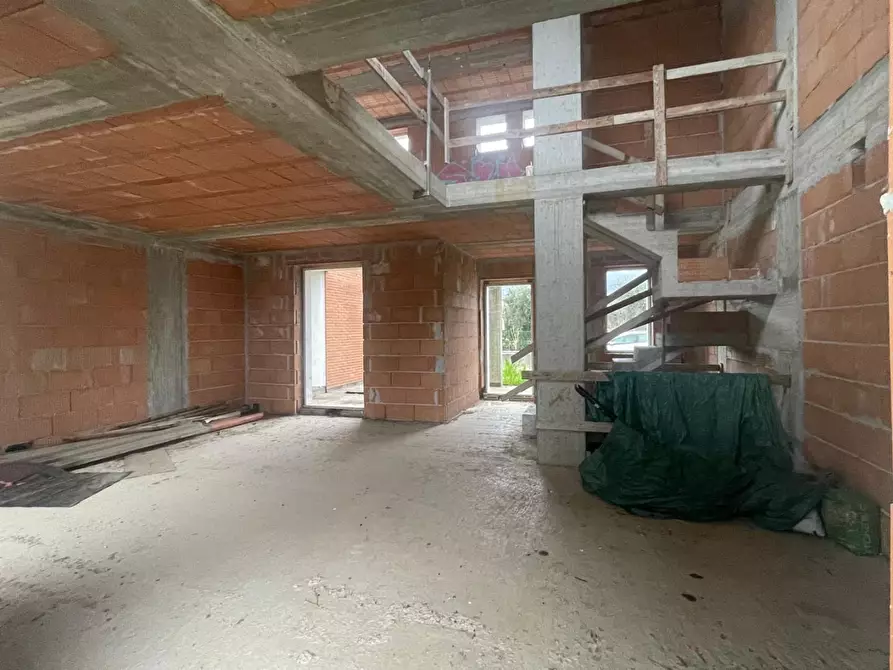 Immagine 17 di Villetta a schiera in vendita  a Ortonovo