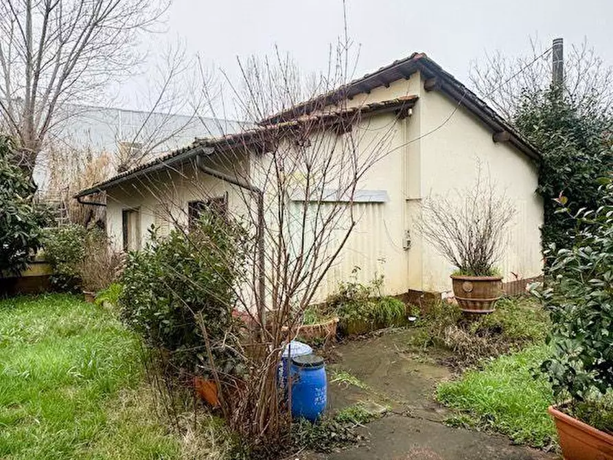 Immagine 13 di Villa in vendita  a Calcinaia