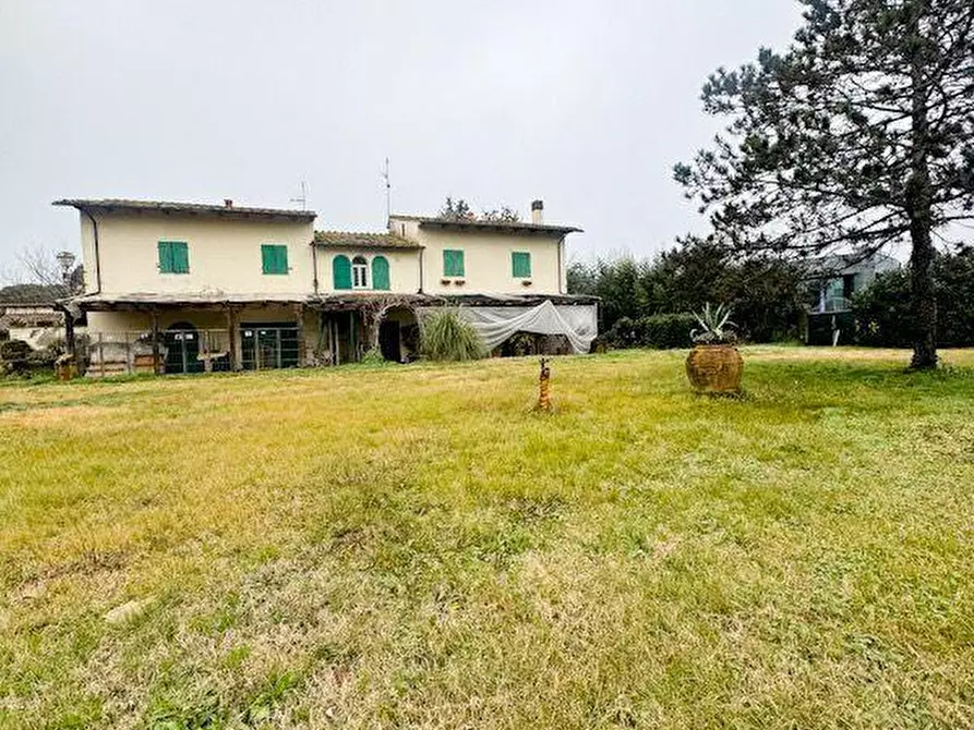 Immagine 3 di Villa in vendita  a Calcinaia