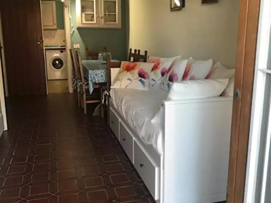 Immagine 8 di Appartamento in affitto  a Camaiore