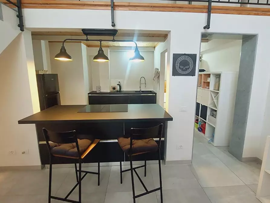 Immagine 36 di Ufficio in vendita  a Carrara