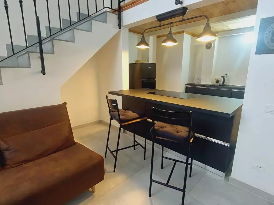 Immagine 38 di Ufficio in vendita  a Carrara