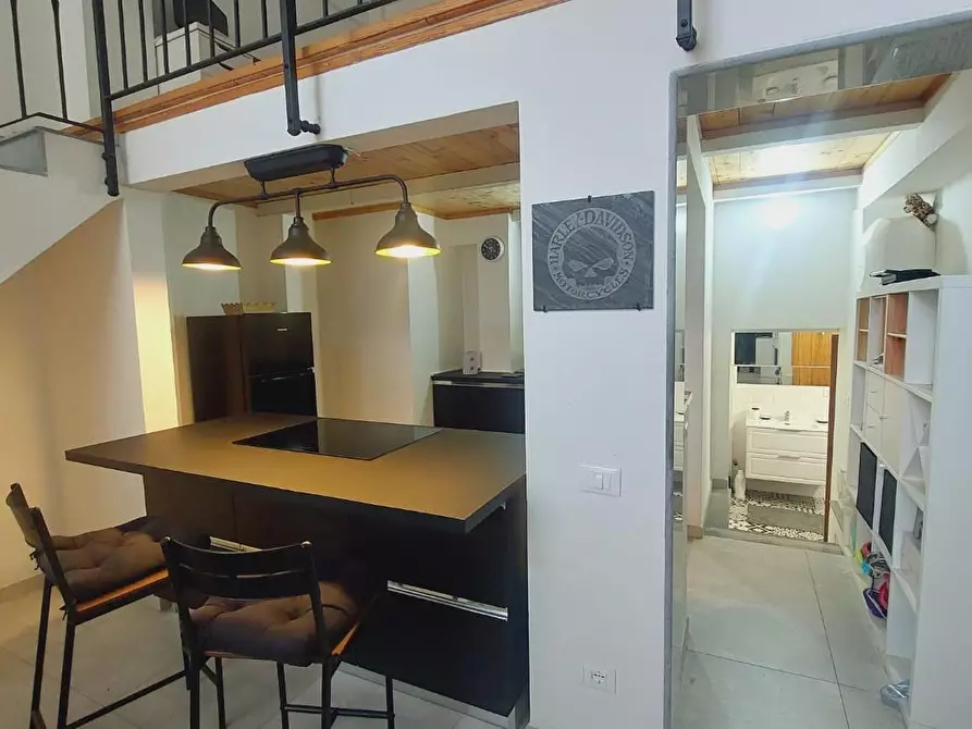 Immagine 35 di Ufficio in vendita  a Carrara