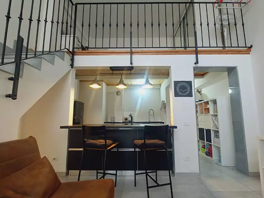 Immagine 25 di Ufficio in vendita  a Carrara