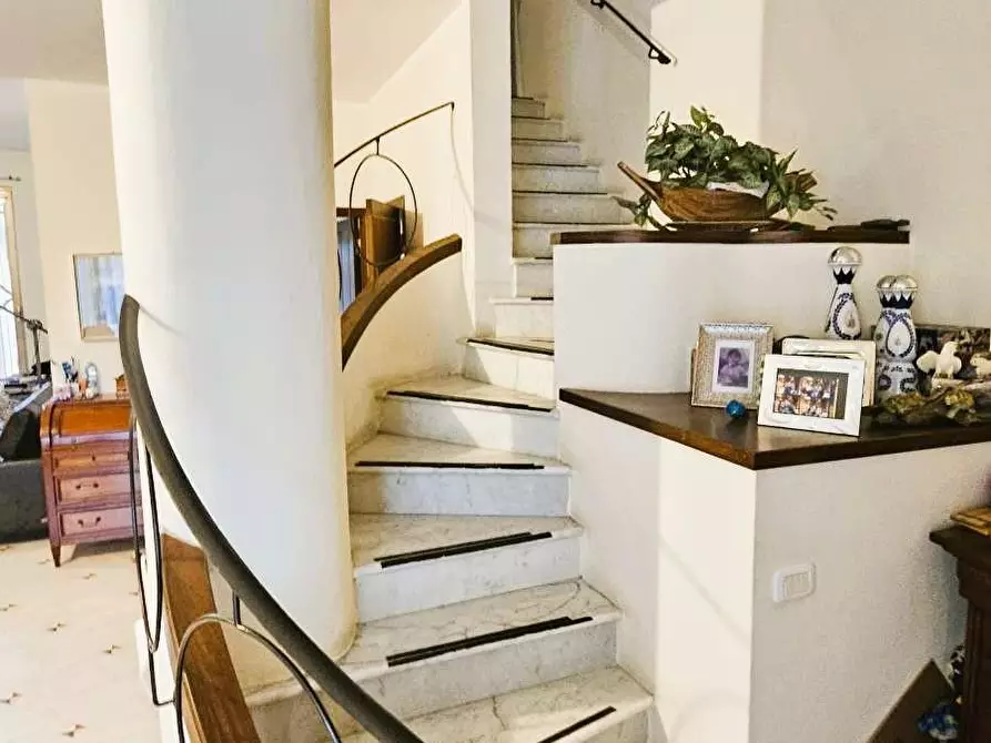 Immagine 11 di Villetta a schiera in vendita  a Massa