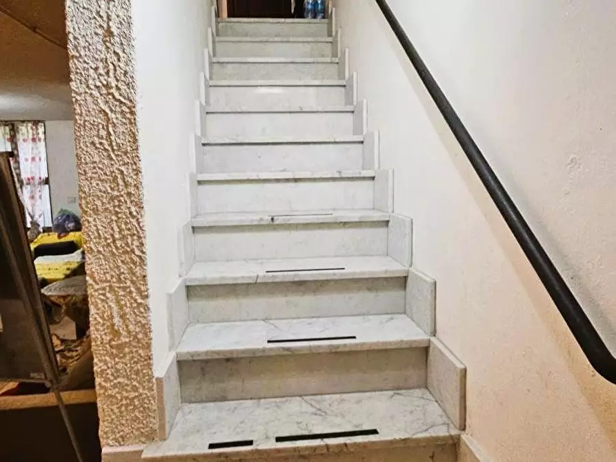 Immagine 25 di Villetta a schiera in vendita  a Massa