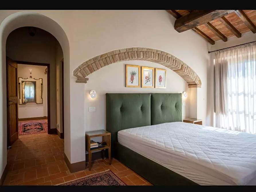 Immagine 11 di Villa in vendita  a Volterra