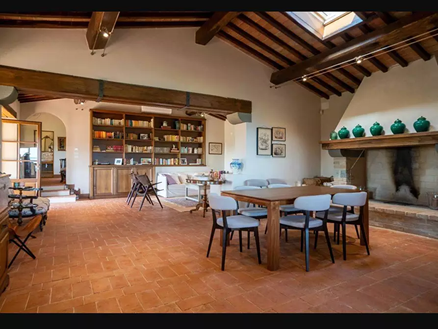 Immagine 9 di Villa in vendita  a Volterra