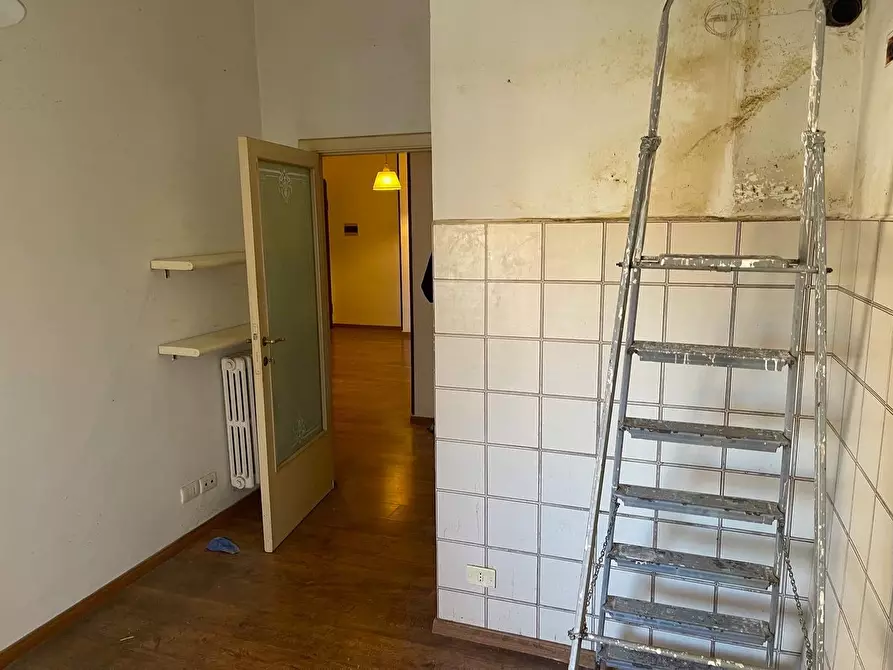Immagine 24 di Appartamento in vendita  a Siena