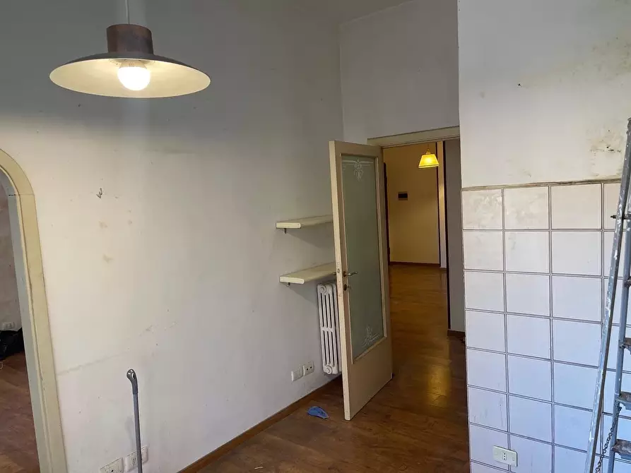 Immagine 25 di Appartamento in vendita  a Siena