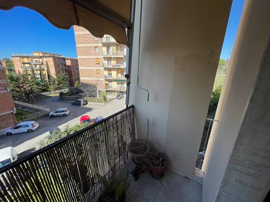 Immagine 13 di Appartamento in vendita  a Siena
