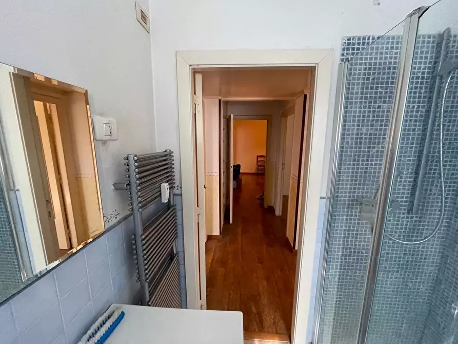 Immagine 36 di Appartamento in vendita  a Siena