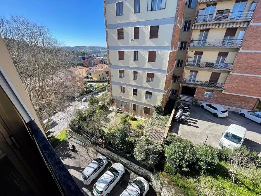 Immagine 17 di Appartamento in vendita  a Siena