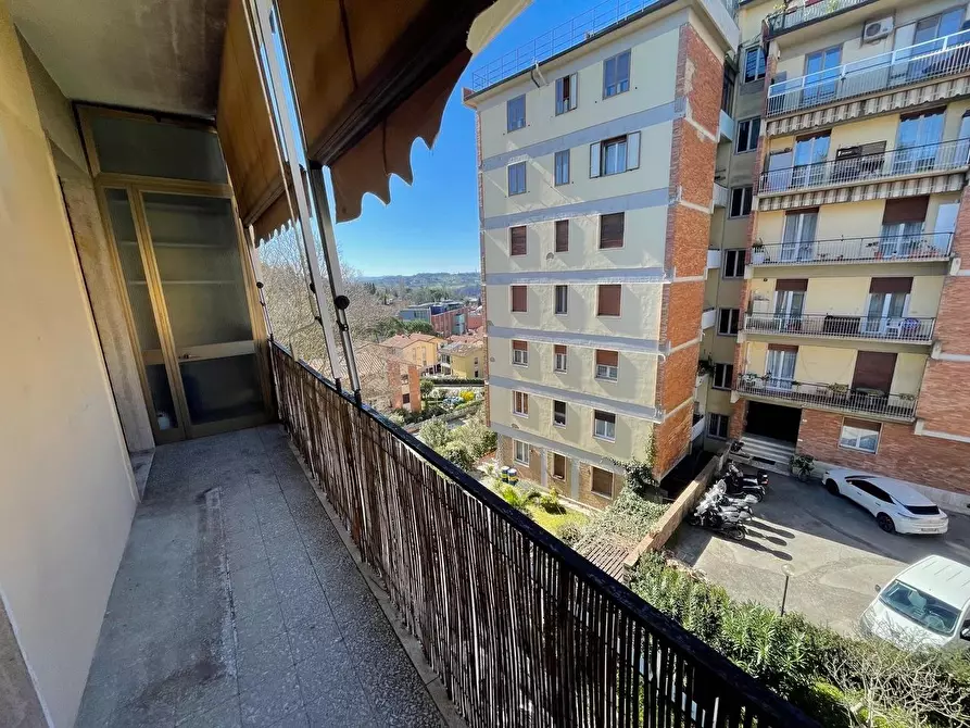 Immagine 14 di Appartamento in vendita  a Siena
