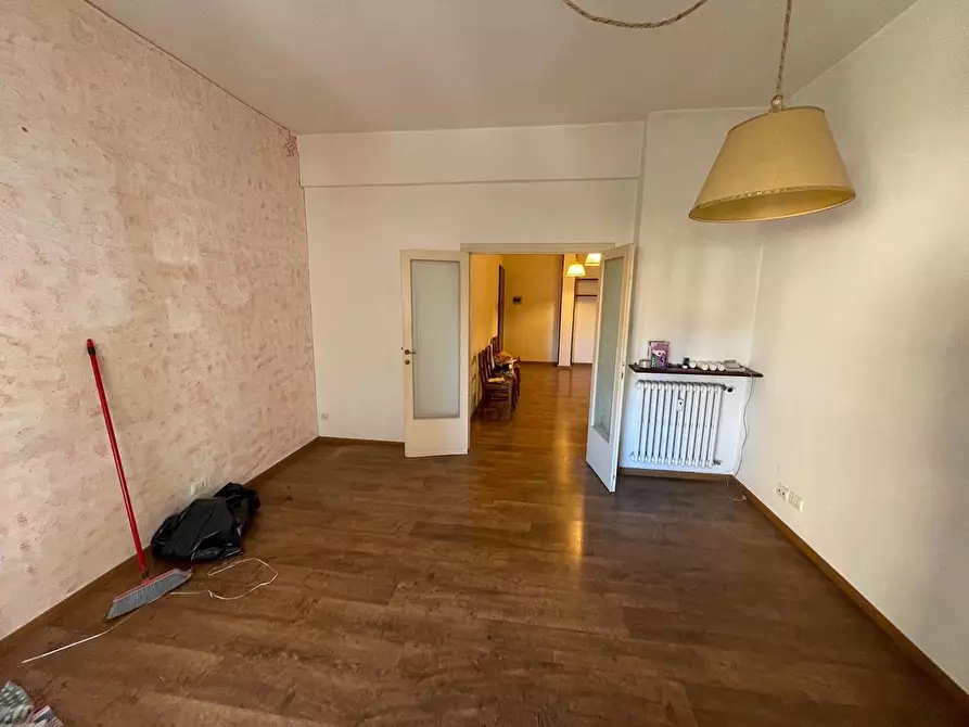Immagine 8 di Appartamento in vendita  a Siena