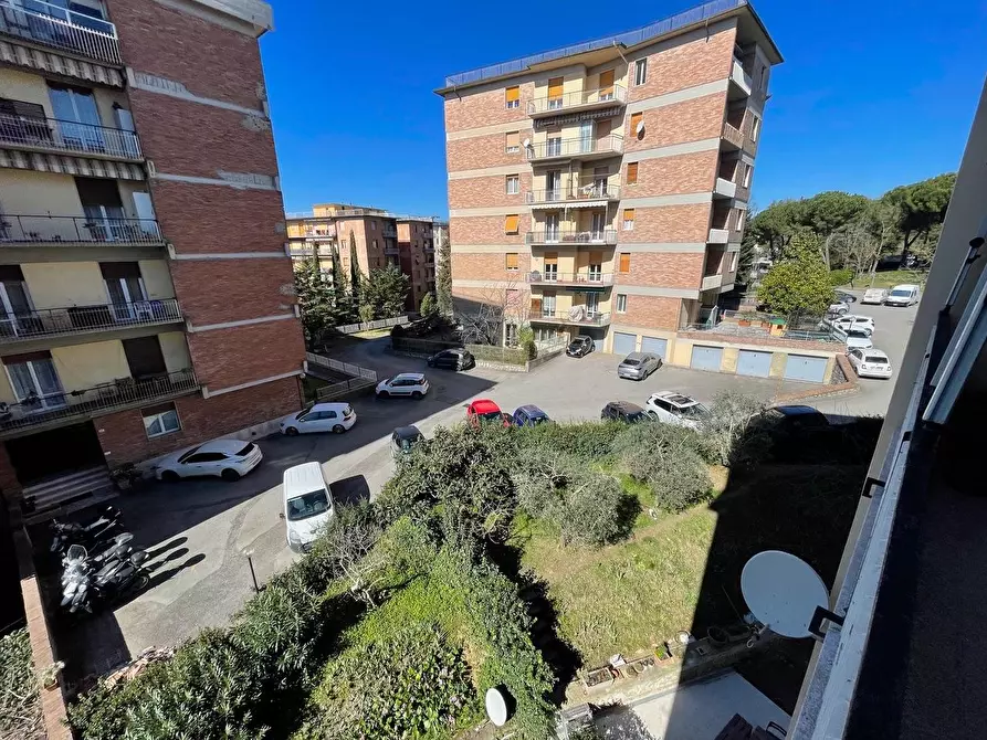Immagine 18 di Appartamento in vendita  a Siena
