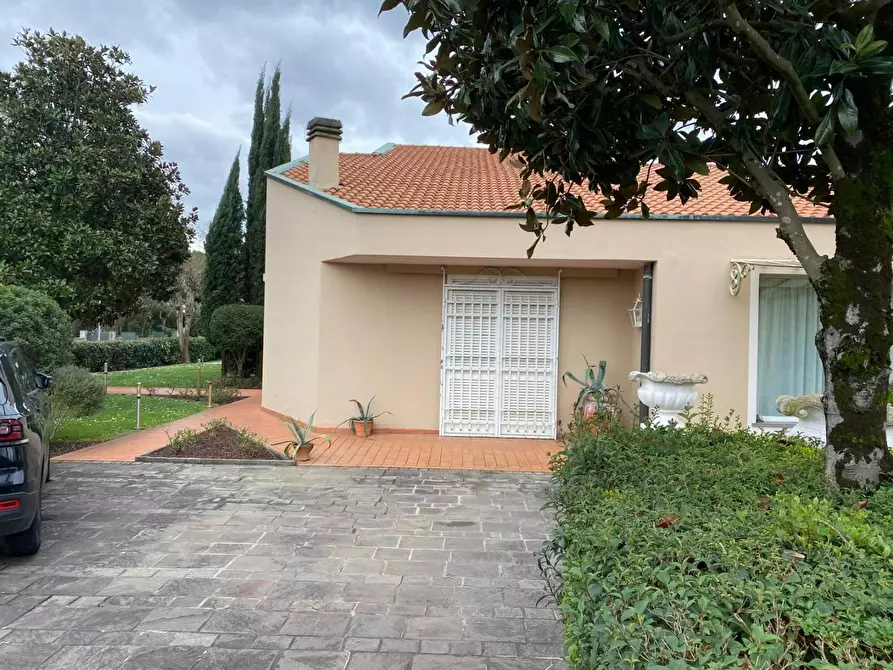 Immagine 25 di Villa in vendita  a Pontedera