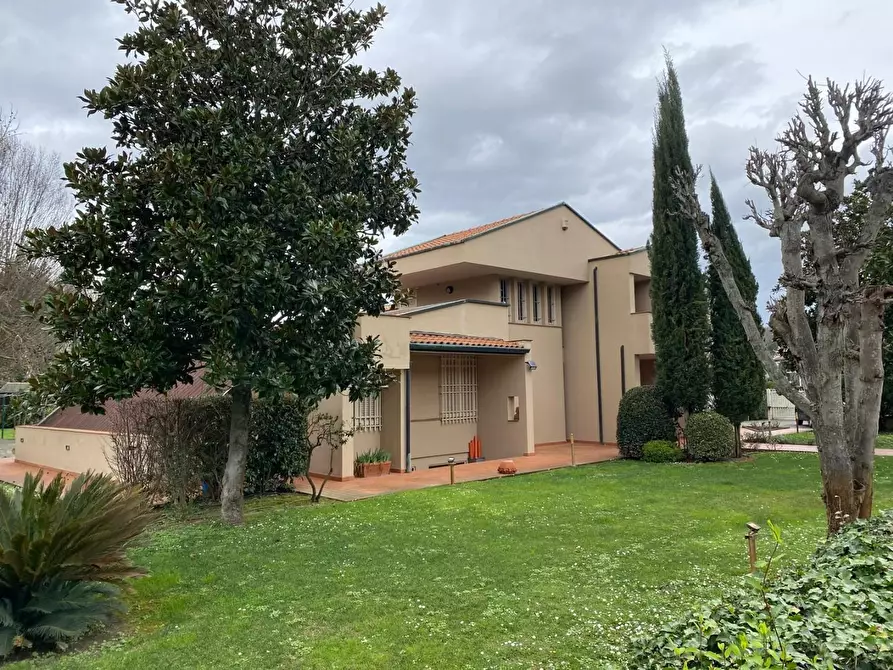 Immagine 24 di Villa in vendita  a Pontedera