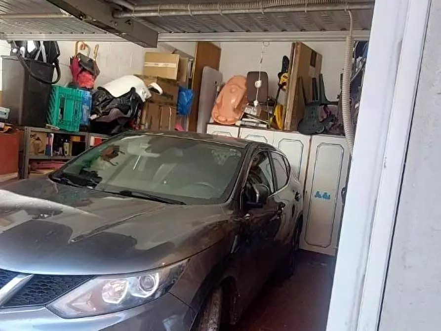 Immagine 18 di Appartamento in vendita  a Carrara