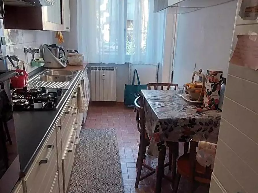 Immagine 5 di Appartamento in vendita  a Carrara