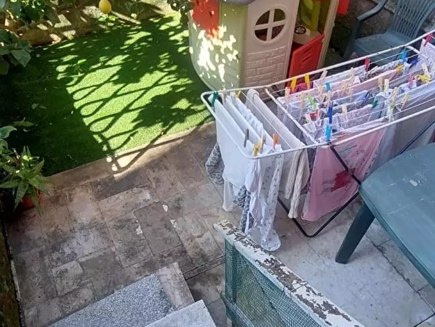 Immagine 2 di Appartamento in vendita  a Carrara