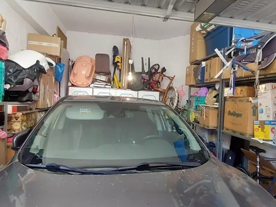 Immagine 19 di Appartamento in vendita  a Carrara