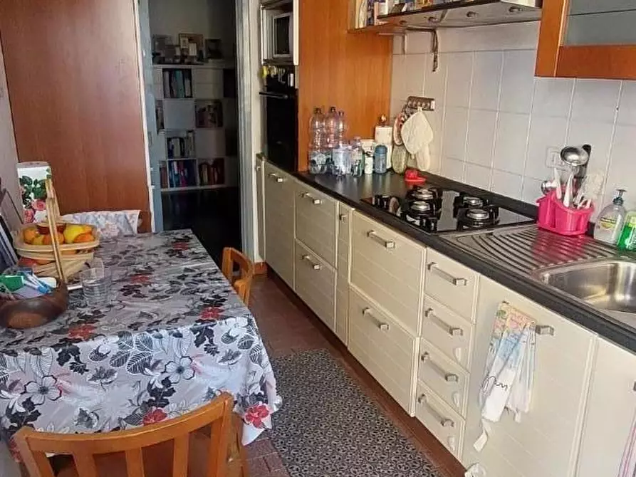 Immagine 4 di Appartamento in vendita  a Carrara