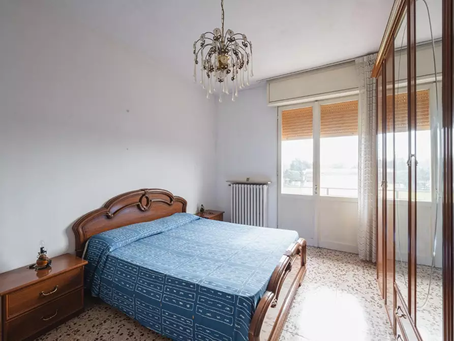 Immagine 5 di Appartamento in vendita  a Reggio Nell'emilia