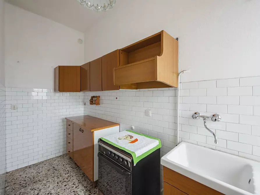 Immagine 3 di Appartamento in vendita  a Reggio Nell'emilia