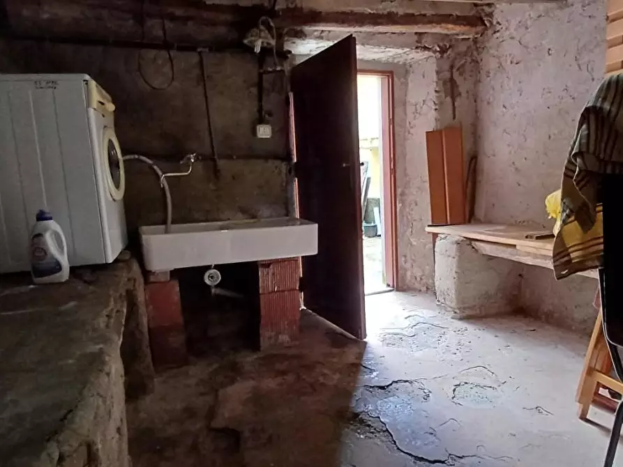 Immagine 27 di Villetta a schiera in vendita  a Massa