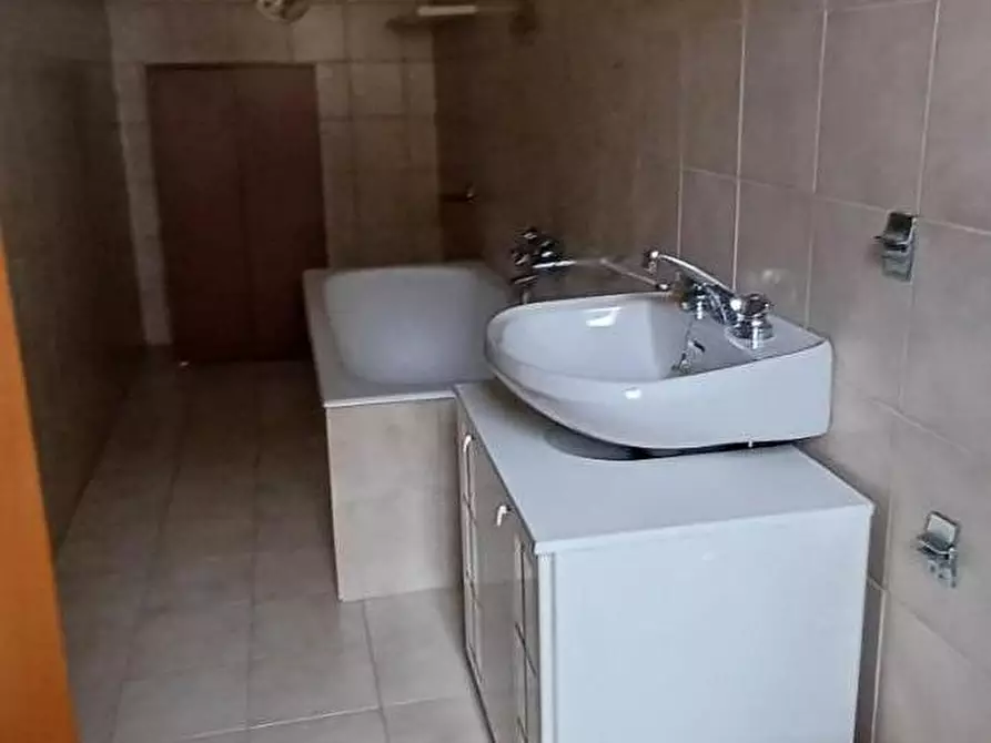 Immagine 22 di Villetta a schiera in vendita  a Massa