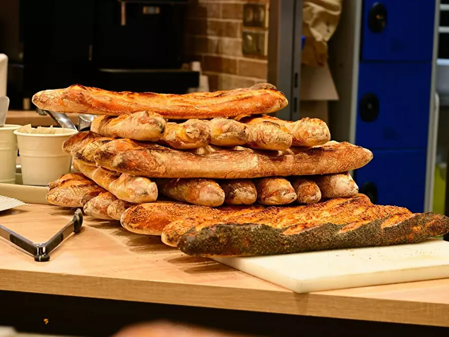 Immagine 8 di Locale commerciale in vendita  a Vinci