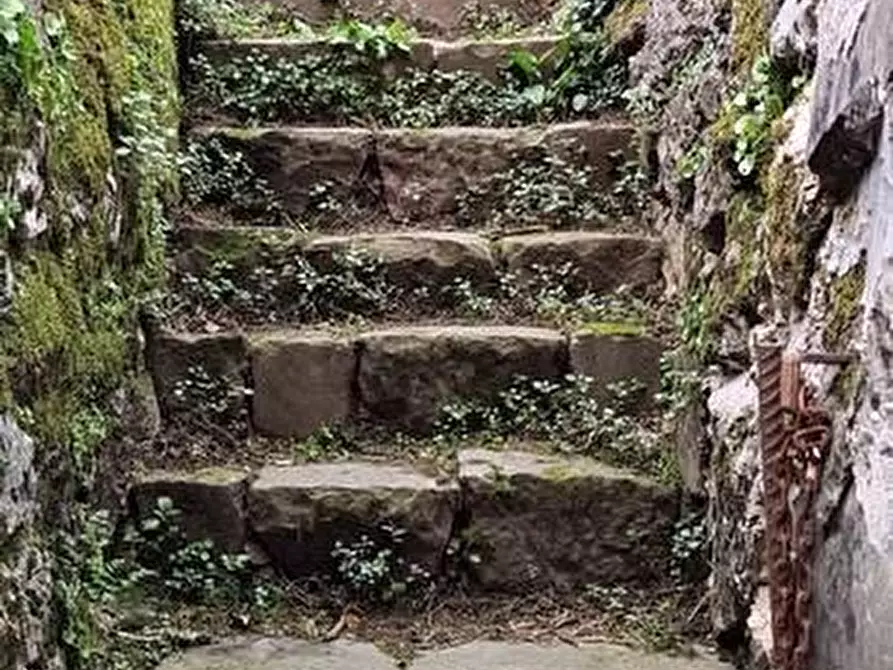 Immagine 22 di Casa semindipendente in vendita  a Carrara