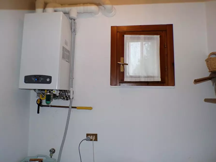 Immagine 15 di Casa colonica in vendita  a Palaia