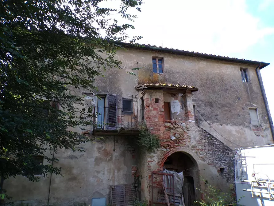 Immagine 39 di Casa colonica in vendita  a Palaia