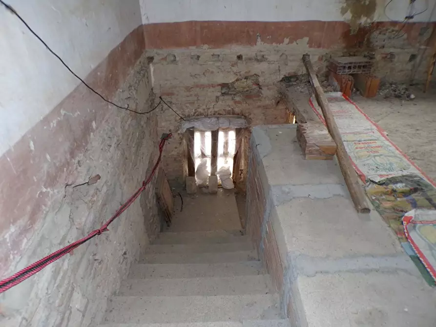 Immagine 23 di Casa colonica in vendita  a Palaia