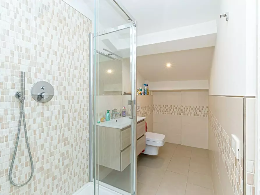 Immagine 38 di Appartamento in vendita  a Pontedera