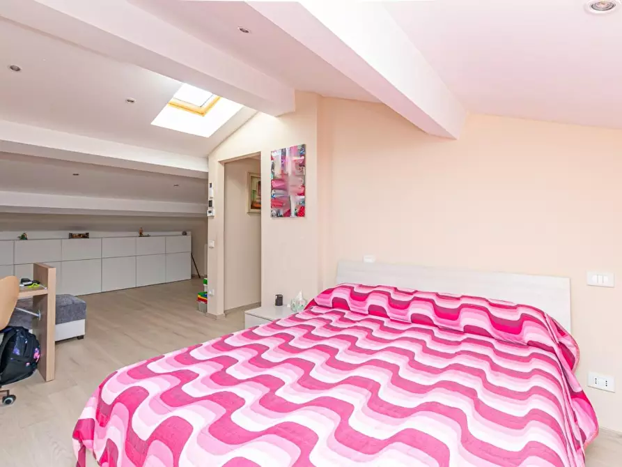 Immagine 41 di Appartamento in vendita  a Pontedera