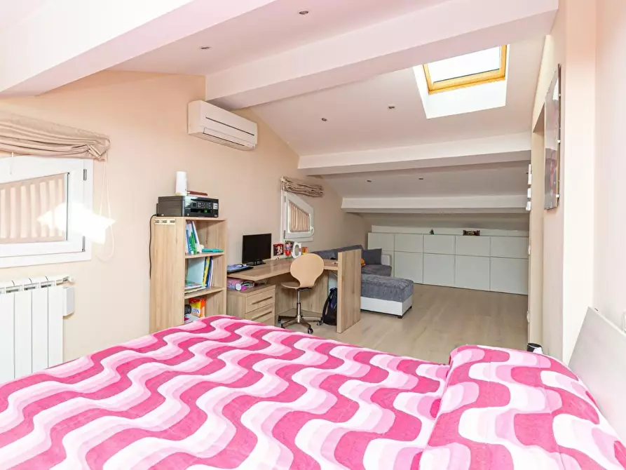 Immagine 40 di Appartamento in vendita  a Pontedera