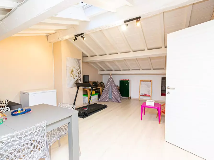 Immagine 36 di Appartamento in vendita  a Pontedera