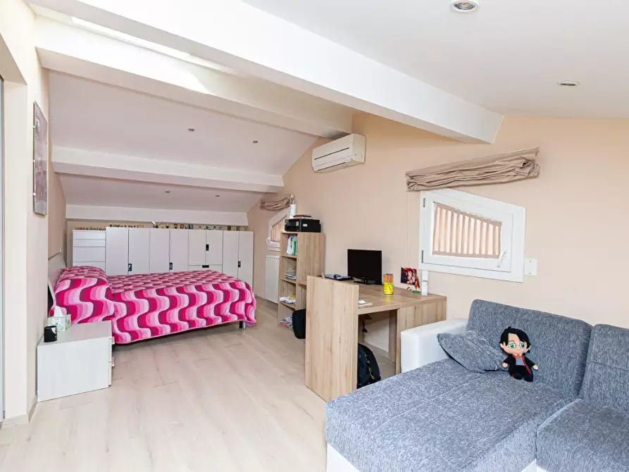 Immagine 42 di Appartamento in vendita  a Pontedera