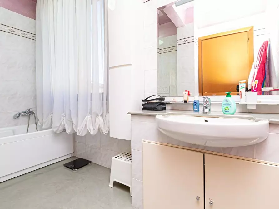 Immagine 26 di Appartamento in vendita  a Pontedera