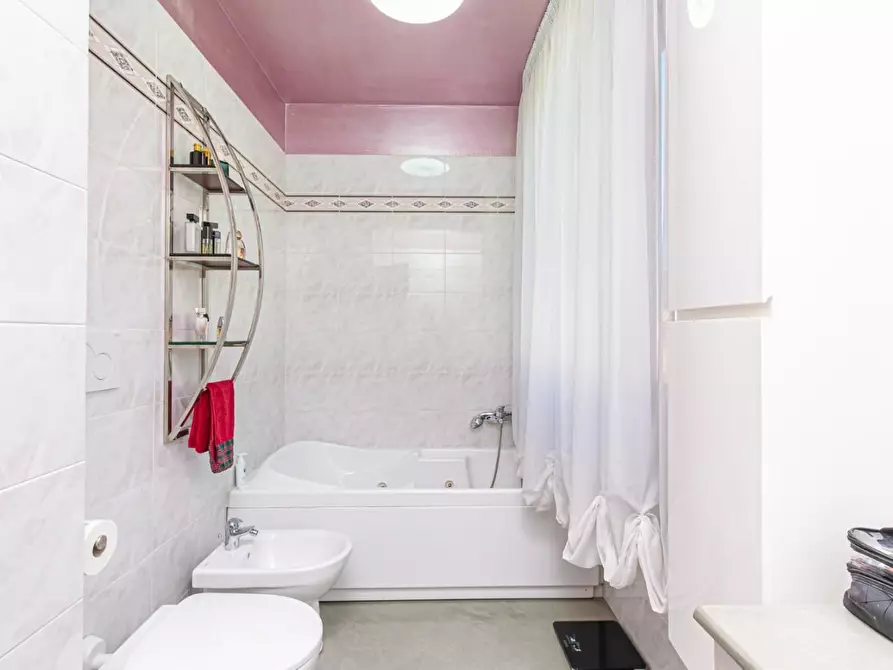 Immagine 25 di Appartamento in vendita  a Pontedera