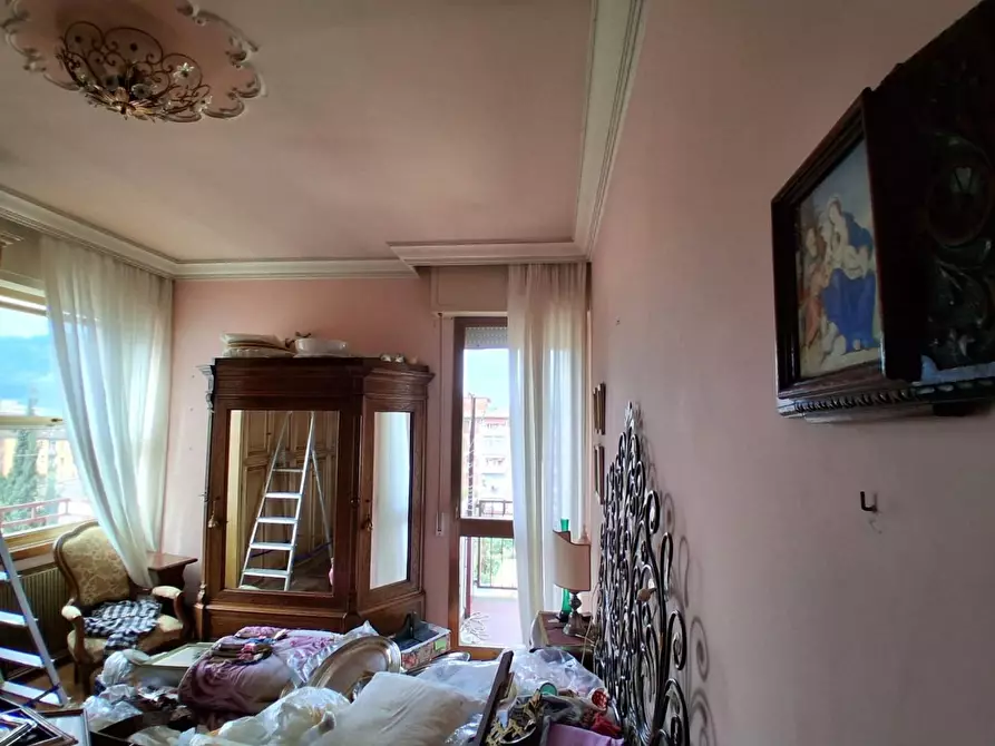 Immagine 12 di Appartamento in vendita  a Lucca