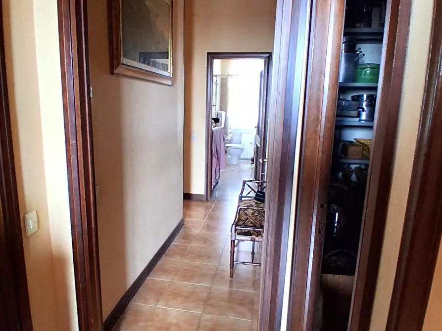 Immagine 14 di Appartamento in vendita  a Lucca