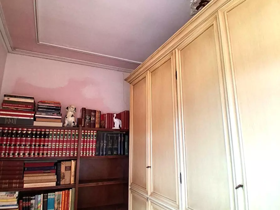 Immagine 7 di Appartamento in vendita  a Lucca